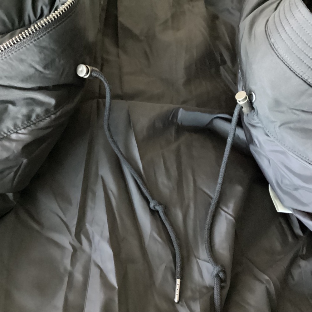 Levi's Diamond Quilted Water Resistant Parka, size L - Picture 11 of 16
